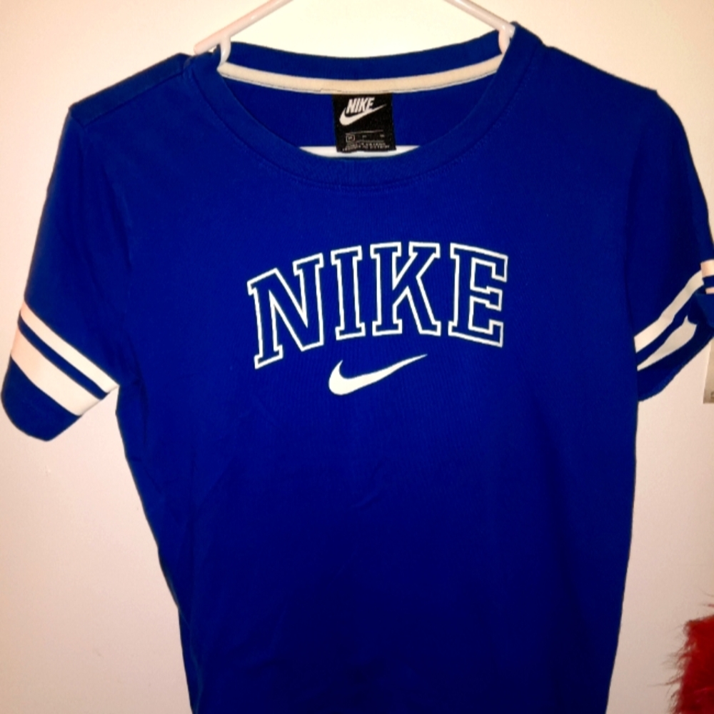 Nike top